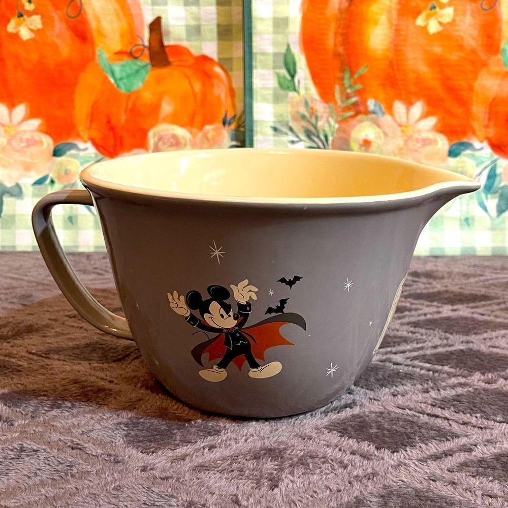 Disney Mickey & Minnie gray batter bowl NWT 🎃